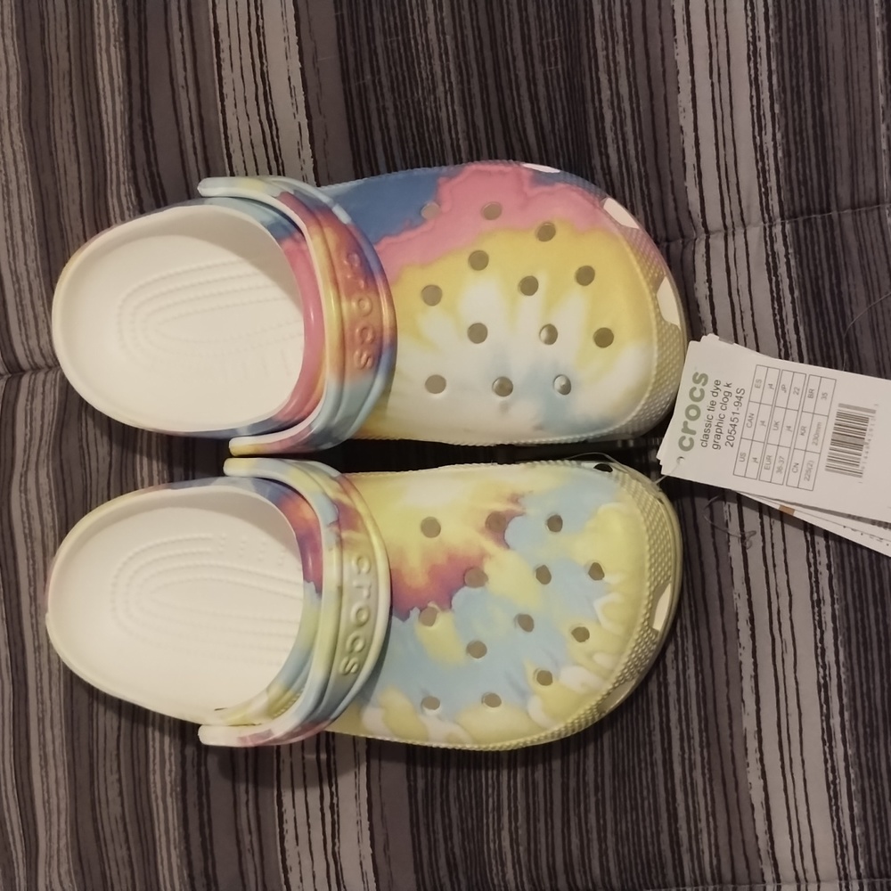 Crocs size junior 4